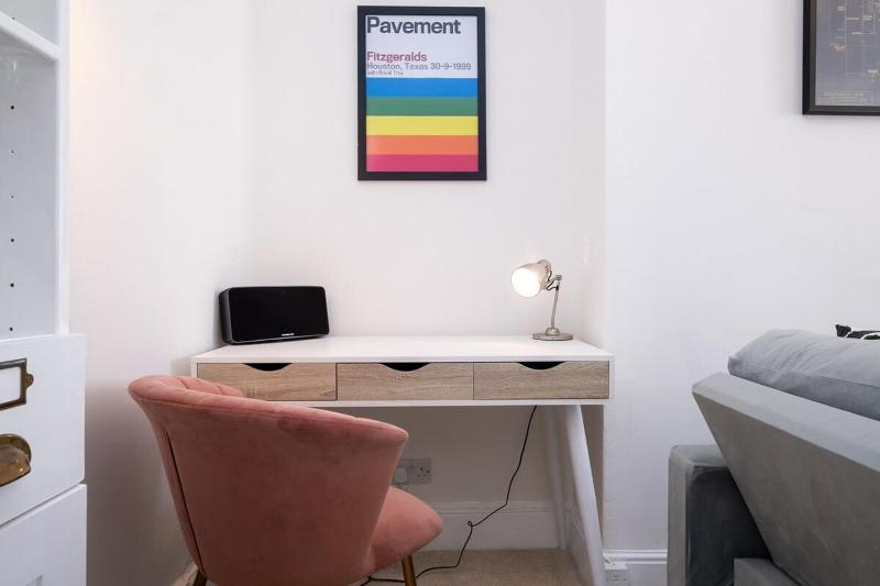 Host & Stay - Guildford Apartment - image 9