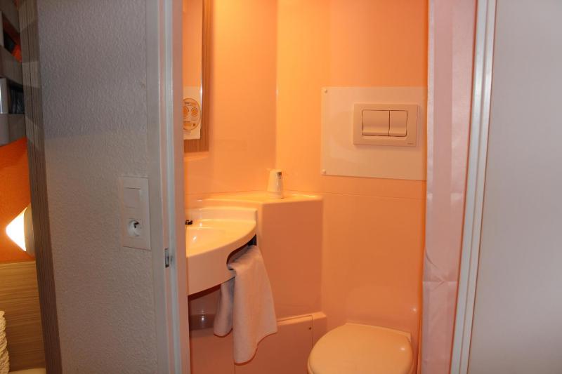 Double Room image 4