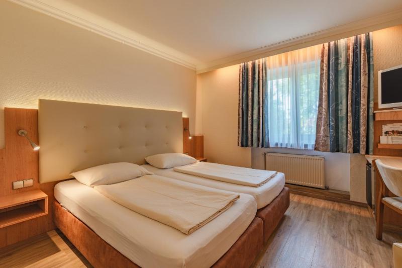 Double Room image 2