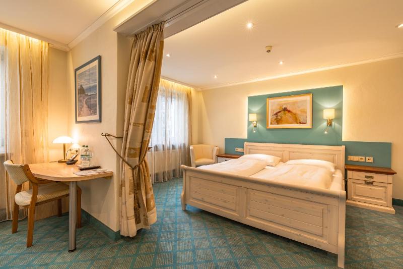 Executive Suite image 3