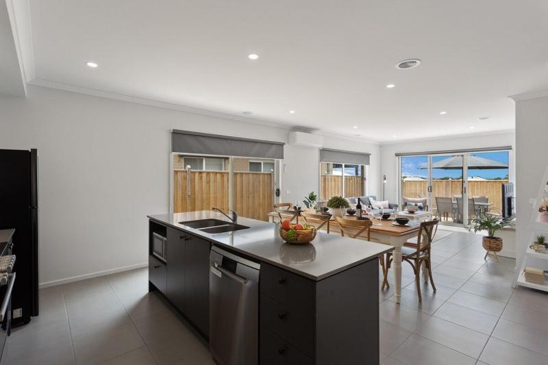 Lux 4BR 2BA Modern Fam Home - image 7