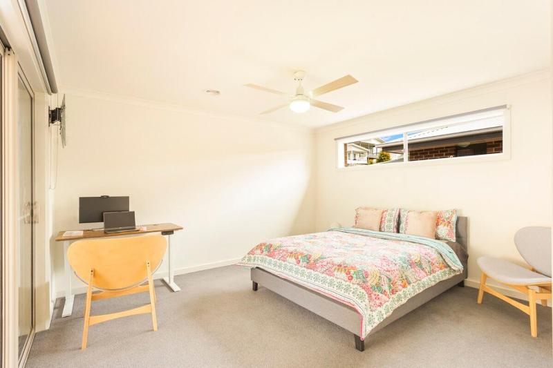 Family w Large Pool & Game Garage Wlk to Beach - image 14