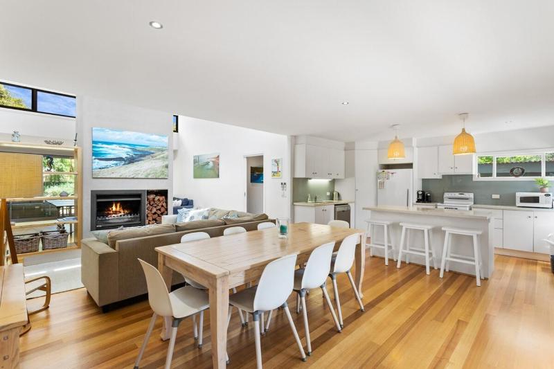 5BR Modern Beach House Oasis - image 23
