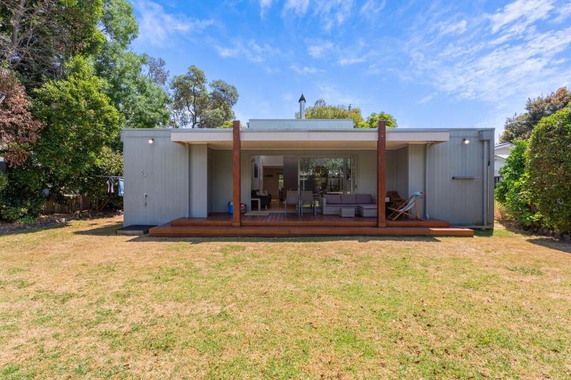 5BR Modern Beach House Oasis - image 29