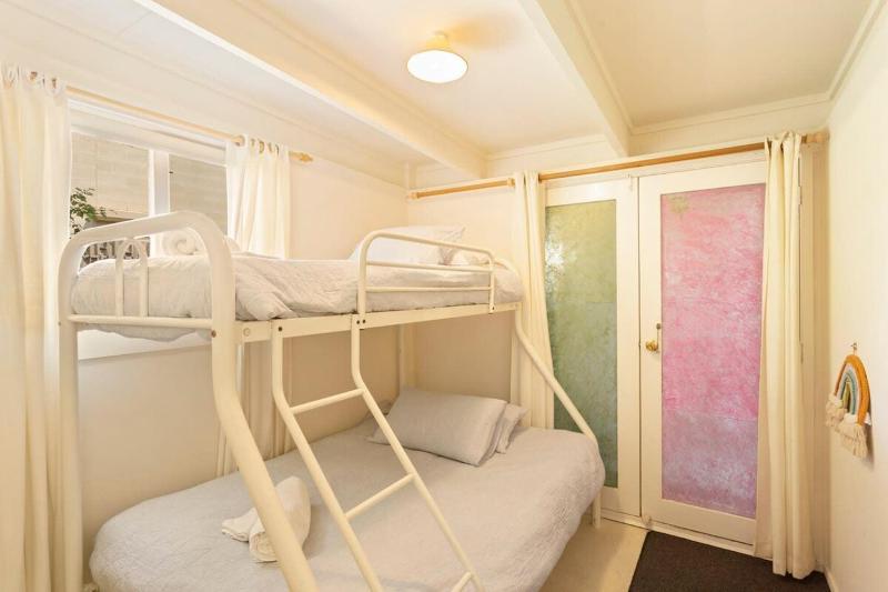 Kilara Cottage 3-Bed 2-Bath - image 10