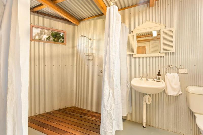 Kilara Cottage 3-Bed 2-Bath - image 5