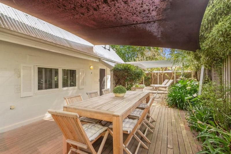 Kilara Cottage 3-Bed 2-Bath - image 25