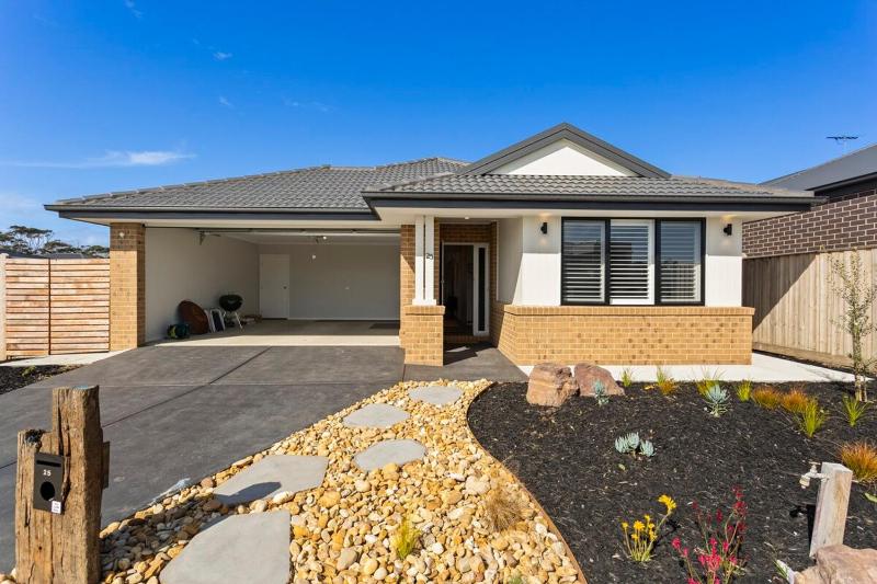 Modern Family-Friendly Getaway 4-Bdr 2 Bath - image 23