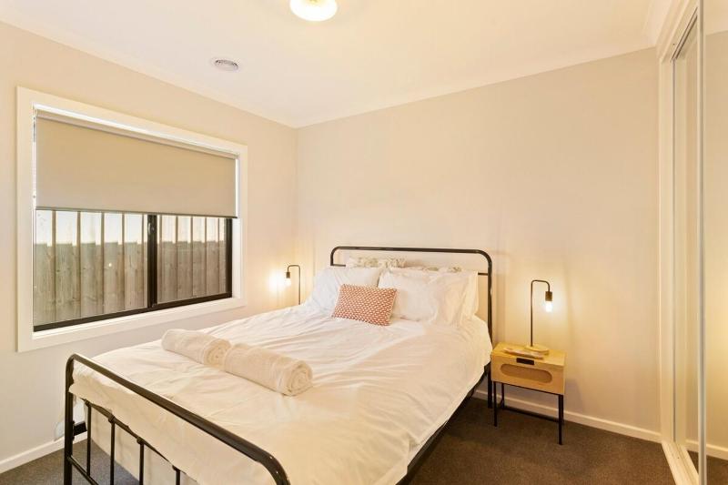 Modern Family-Friendly Getaway 4-Bdr 2 Bath - image 3