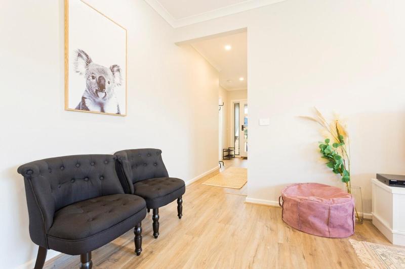 Modern Family-Friendly Getaway 4-Bdr 2 Bath - image 10