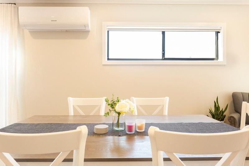 Modern Family-Friendly Getaway 4-Bdr 2 Bath - image 14