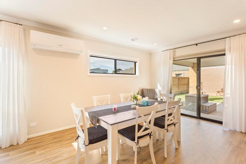 Modern Family-Friendly Getaway 4-Bdr 2 Bath - image 9