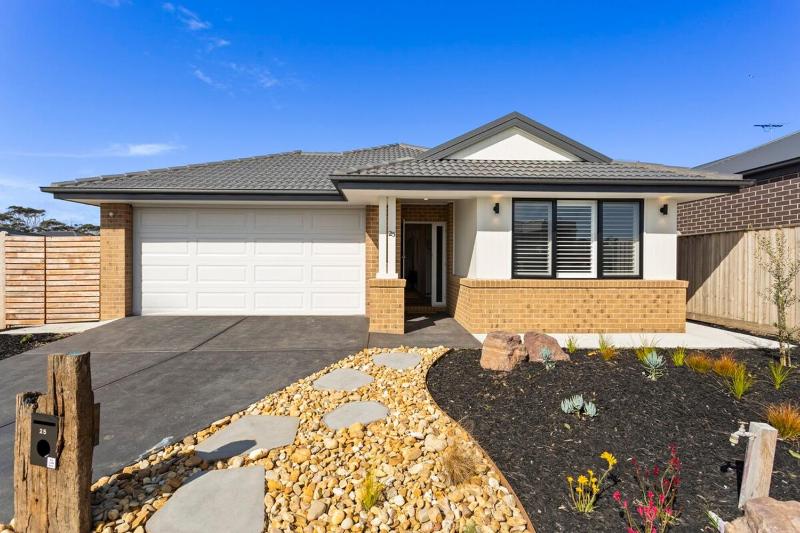 Modern Family-Friendly Getaway 4-Bdr 2 Bath - image 25