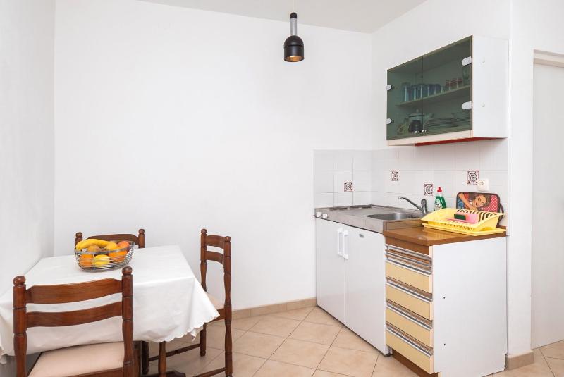 One-Bedroom Apartment with Garden View image 4