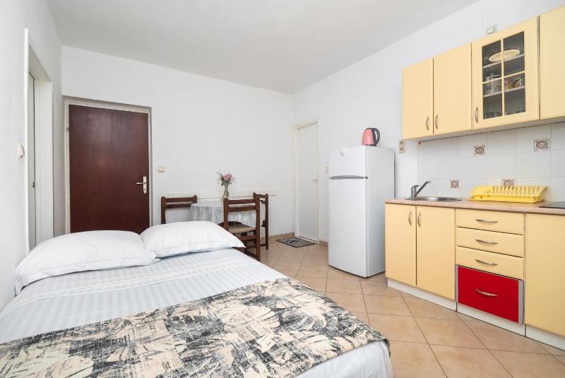One-Bedroom Apartment with Balcony image 4