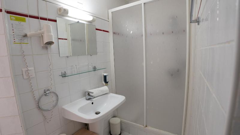 Double Room image 3