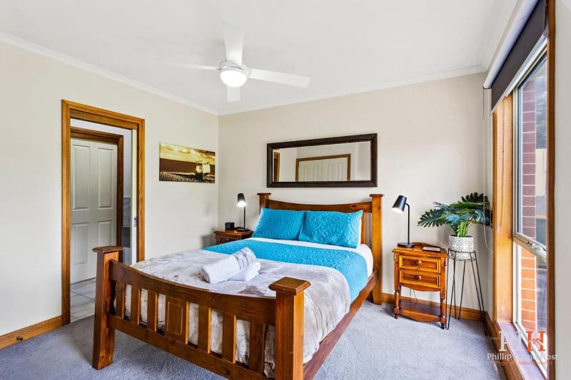 Private Family Home Near North-Facing Beach - image 31
