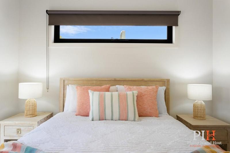 Shearwater Home Close to Beach - image 23