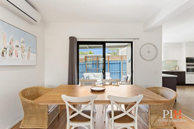 Shearwater Home Close to Beach - image 7
