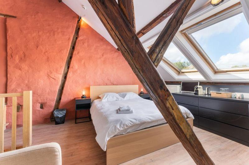 Quadruple Room with Private Bathroom image 4