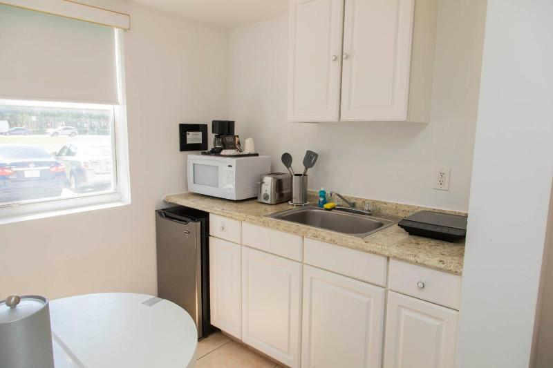 Superior Double Room with Two Double Beds and Kitchen - Free Parking image 4