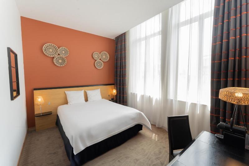 ClassicÂ Double Room image 2