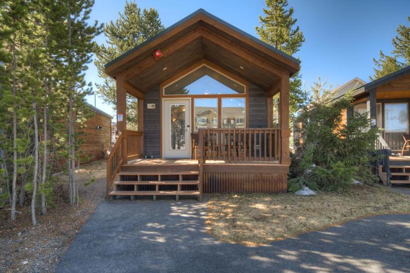 One Bedroom Cabin image 2