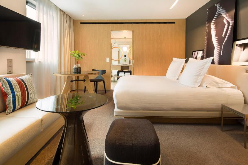 Deluxe Room image 1