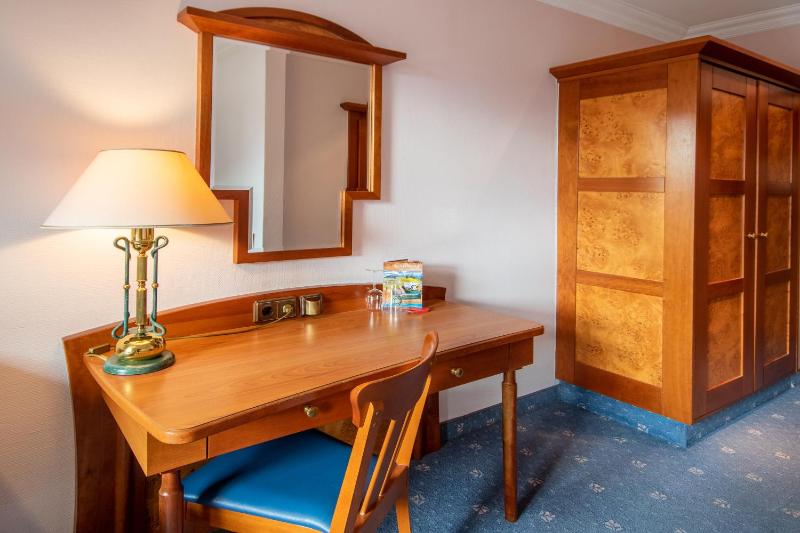 Double Room image 4