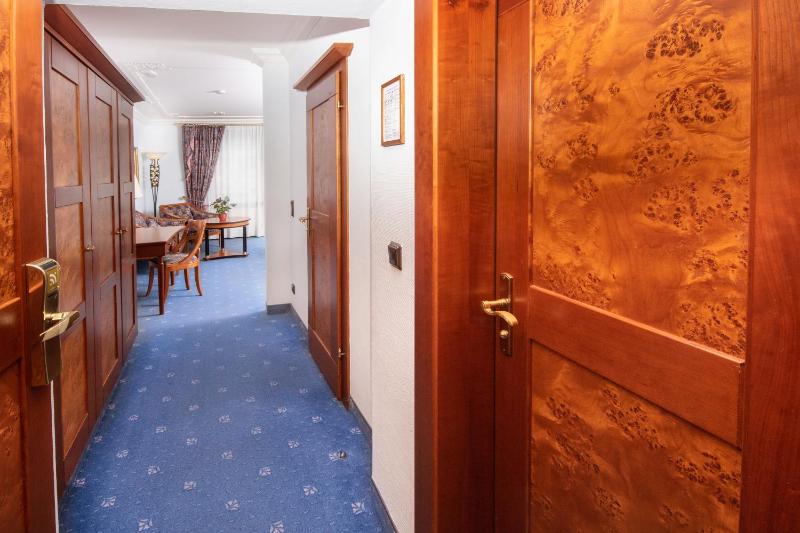 Double Room image 3