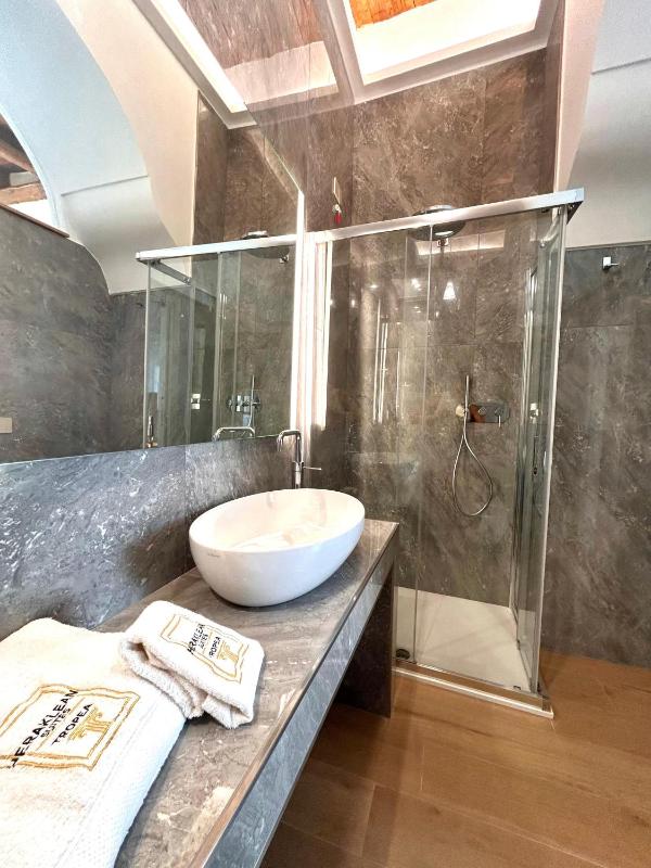 Heraklean Suites Tropea - image 8