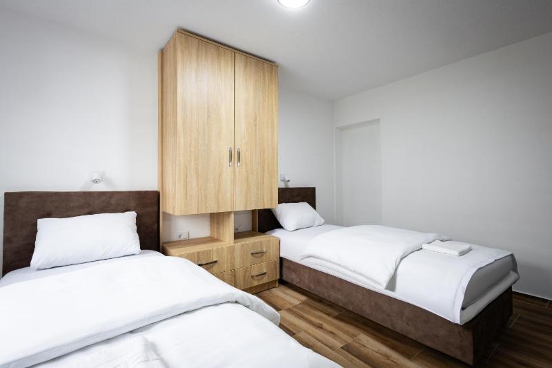 Quadruple Room image 4