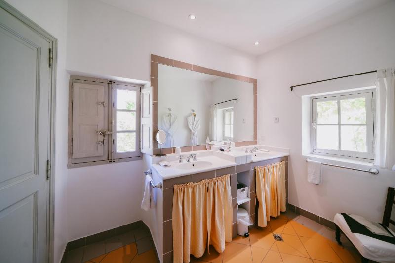 Superior Double Room image 3
