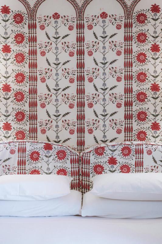 Double Room with Spa Bath image 3