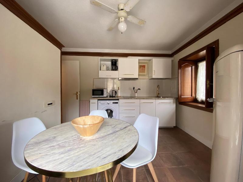 Apartment with Balcony image 3