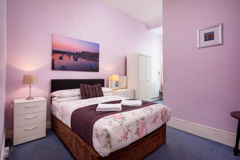 Double Room with Private Bathroom image 3