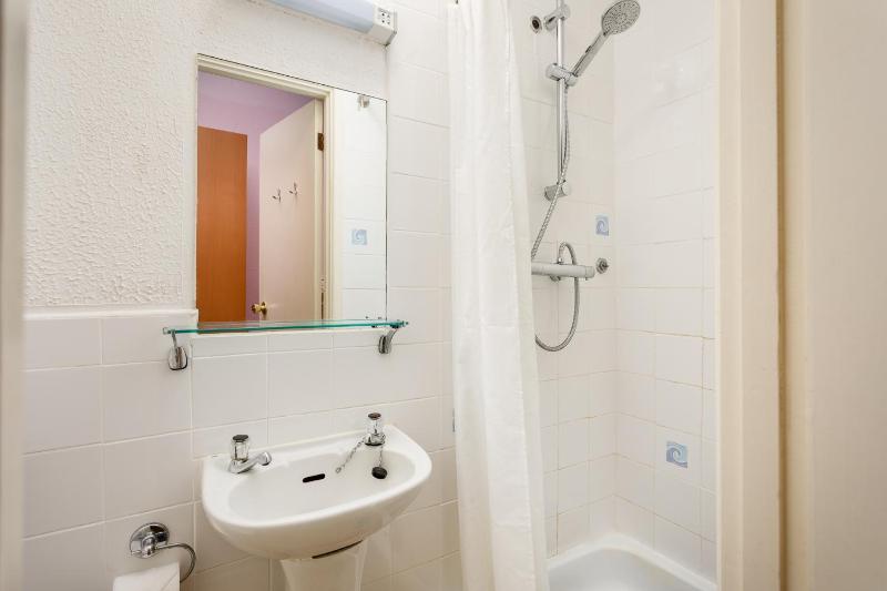 Single Room image 4