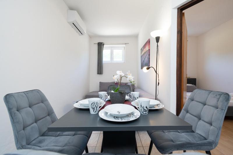 One-Bedroom Apartment with Terrace image 3