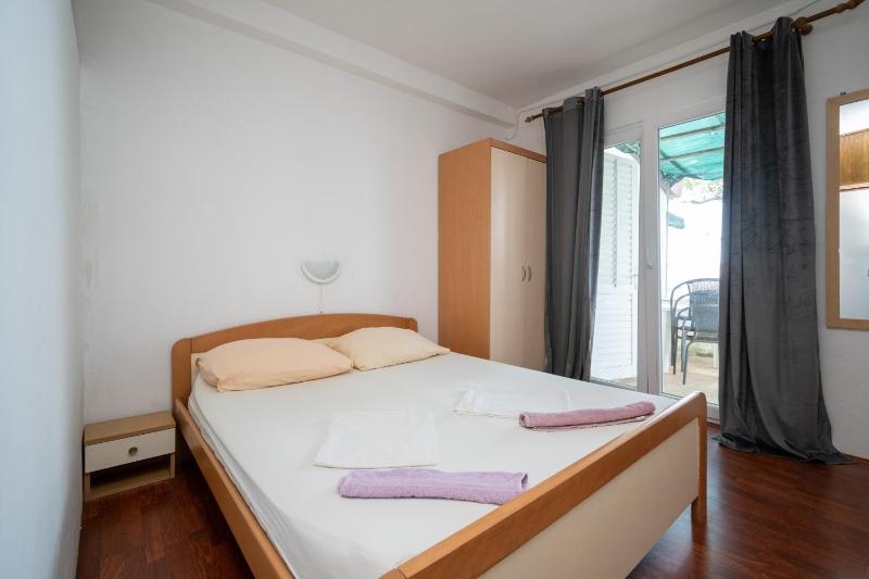 Two-Bedroom Apartment with Terrace and Sea View image 1