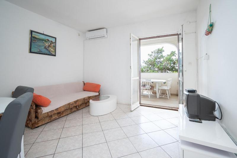 Two-Bedroom Apartment with Terrace and Sea View image 1