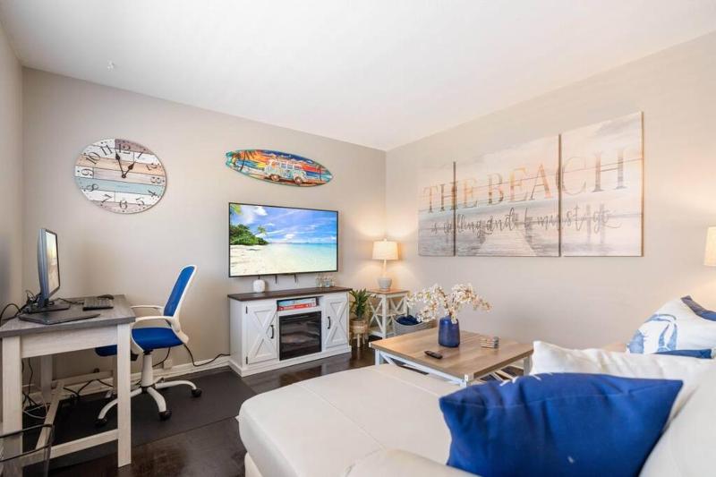 Two-Bedroom Deluxe Apartment image 4
