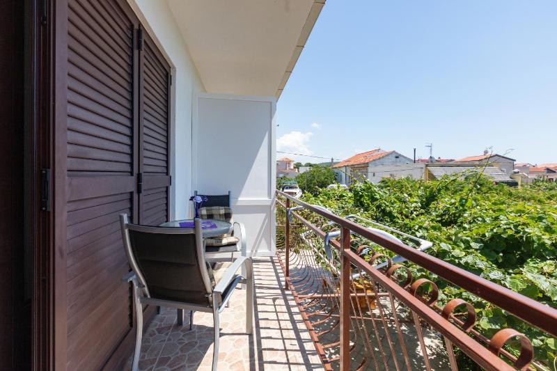 Studio with Balcony image 3