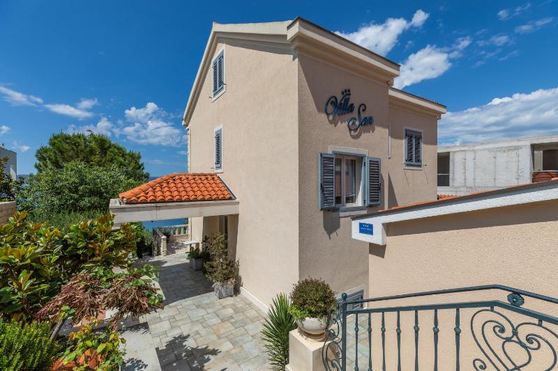 Apartments by the sea Brela Makarska - 20708 - image 38