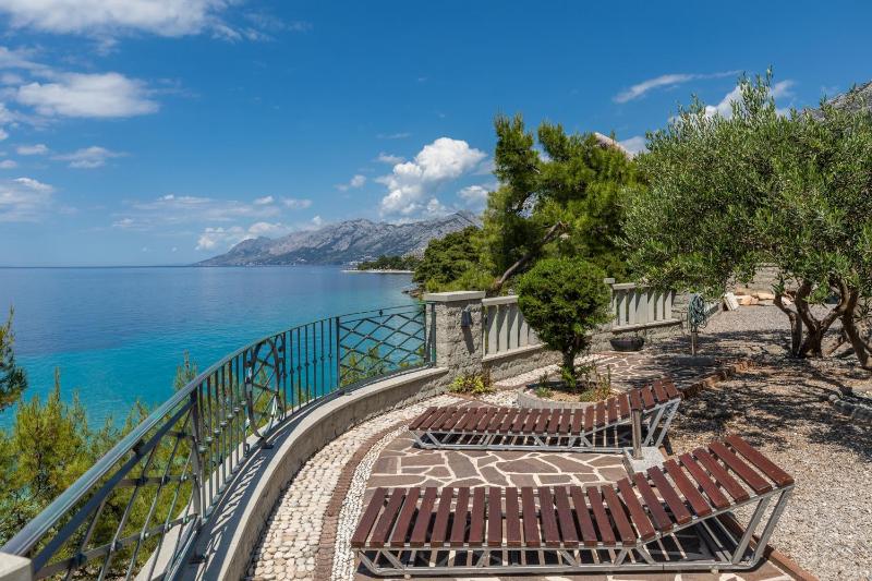 Apartments by the sea Brela Makarska - 20708 - image 37