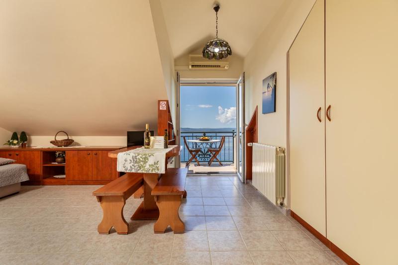 Apartments by the sea Brela Makarska - 20708 - image 33