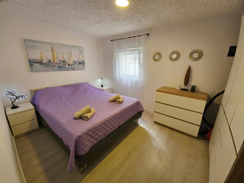 Apartments with parking space Vir - 22626 - image 16