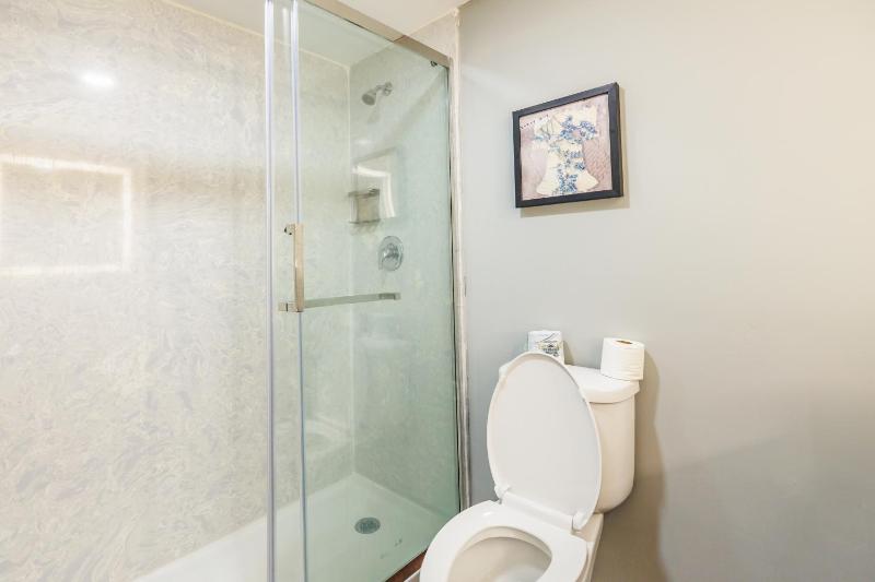 King Room - Non-Smoking image 2