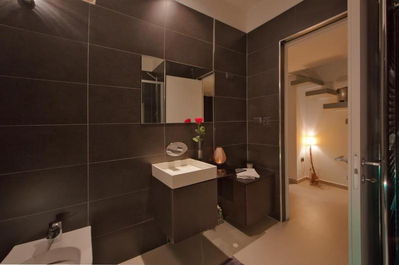 Suite with Partial Sea View - Split Level image 4