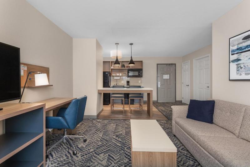 One-Bedroom King Suite image 4