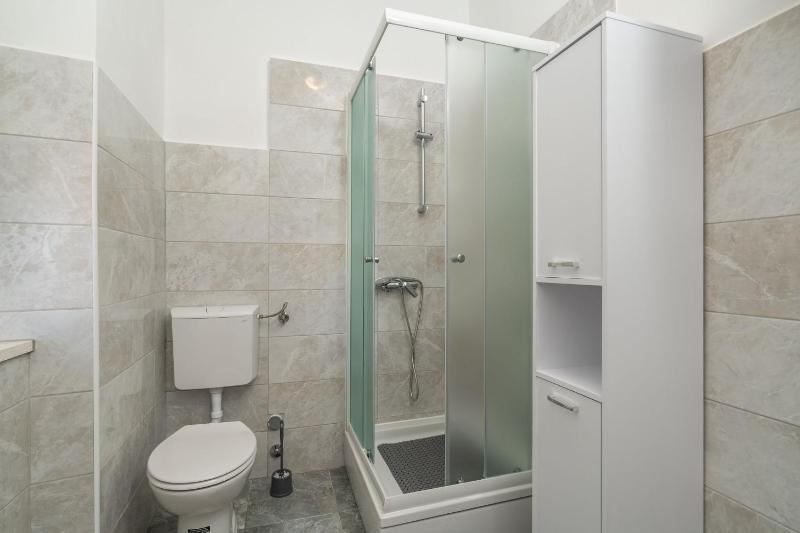 Bronzan Apartment - image 11